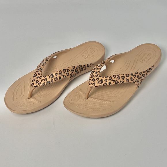 Crocs Women's KADEE Leopard Print Flip Flops Sandals Shoes Size 9 - Picture 2 of 6